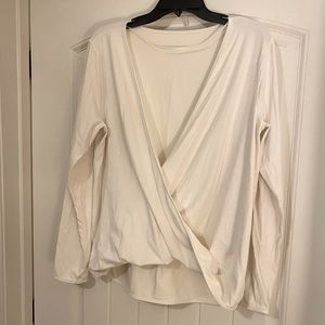 Very soft Cream LuLuLemon Top Size M EUC